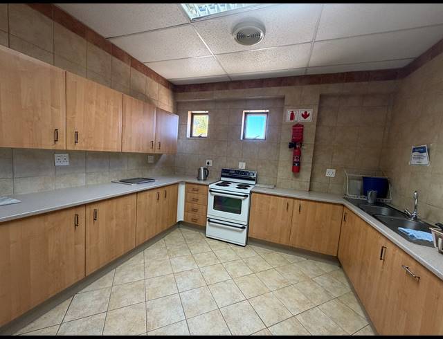 1,598M² OFFICE FOR SALE IN WOODMEAD